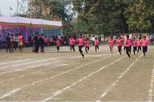 संत मैरिज इंग्लिश स्कूल के खेलकूद प्रतियोगिता में आदित्य राज का जलवा, दौड़ व लंबी कूद में प्रथम